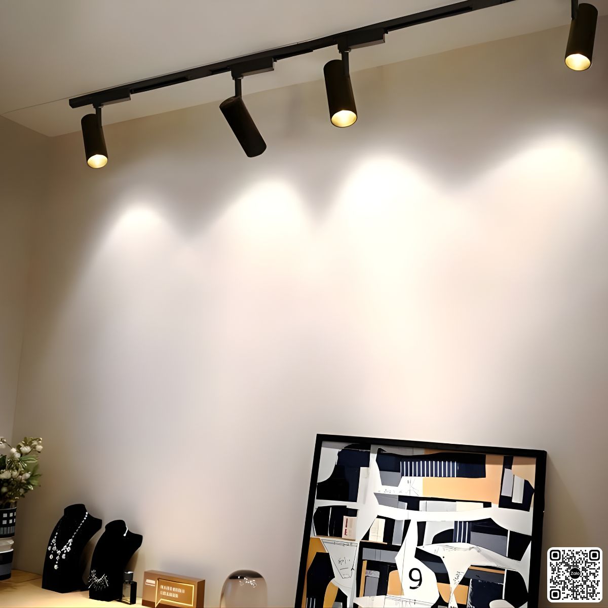 đèn rọi ray – giải pháp vừa đẹp, vừa hiệu quả để “biến không gian quán của bạn thành nơi khách muốn ở lại thật lâu.”